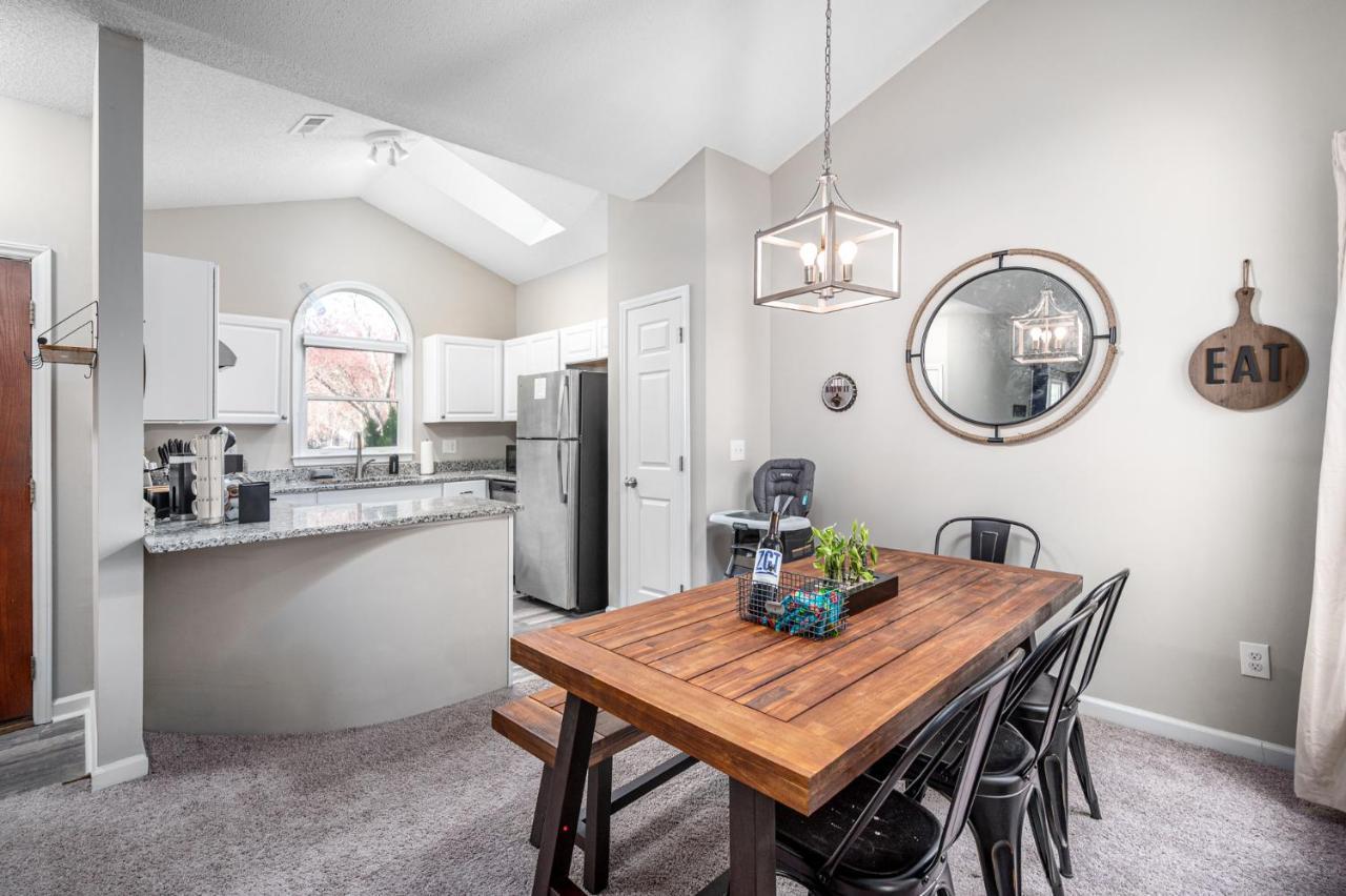 Cozy Industrial Kildaire Farms Home- Near Downtown Cary Esterno foto